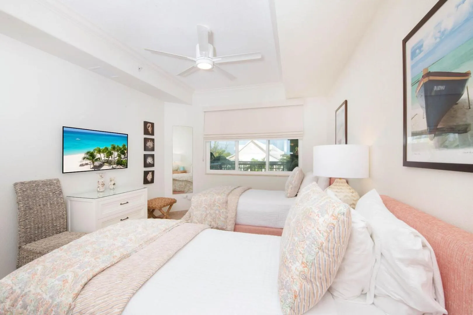 Beachcomber 16 George Town 0*,  Cayman Adaları